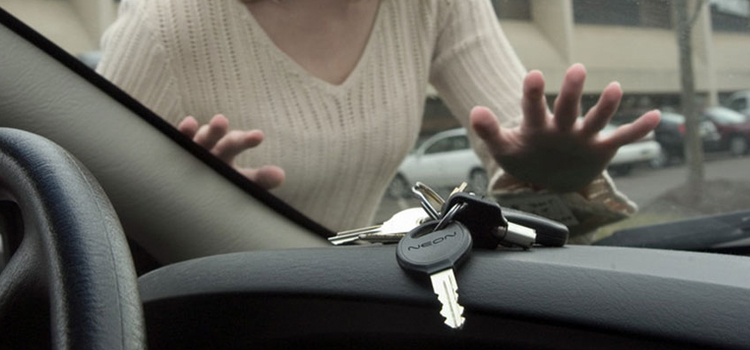vehicle lockout service Ramona